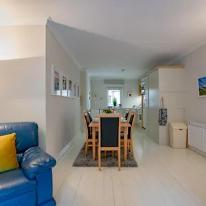 225 - The Carrowmore At The Harbour Mills By Shortstays! Apartment