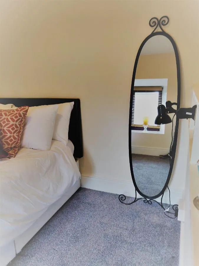 Stone Lodge 5 Min Walk To Town Centre Westport 0*,  Ireland